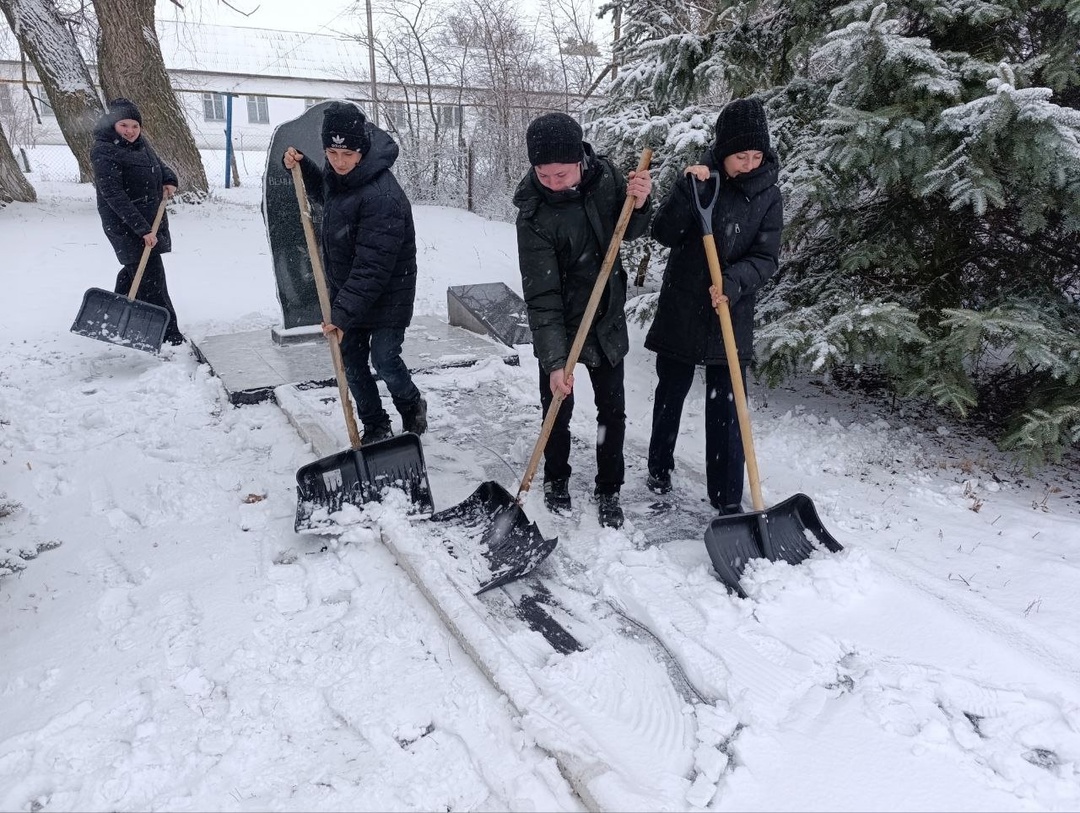 Уборка снега.